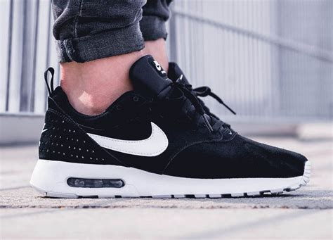 Air Max Tavas 'Black' 